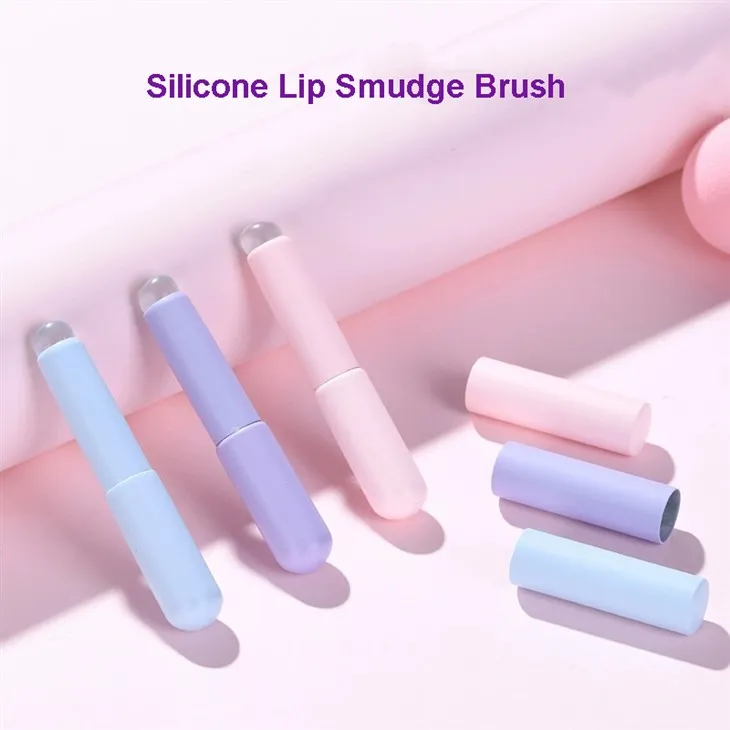 Frissítse a szilikon ajakkefét